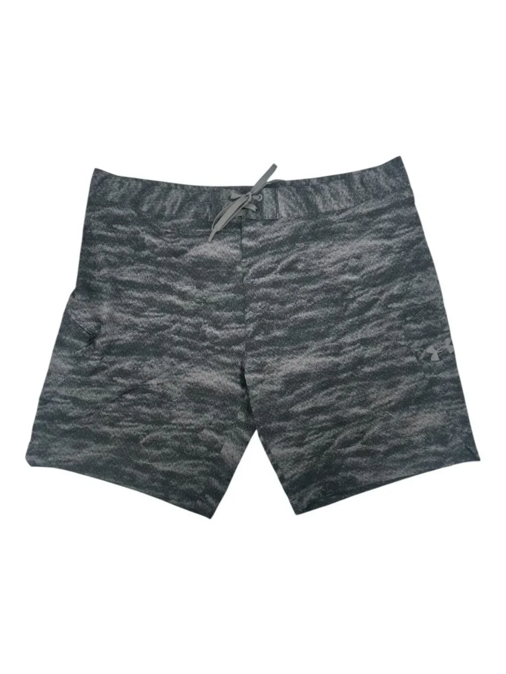 Under Armour HeatGear Men’s Gray Camo Board Shorts 42 Swim Trunks Beachwear NWOT